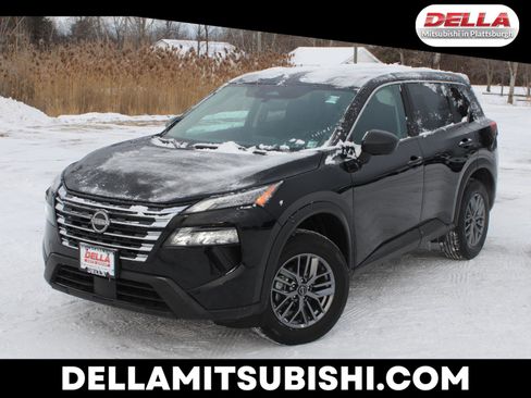 Used 2024 Nissan Rogue S image 1