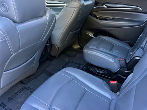 Used 2022 Buick Enclave Essence image 4