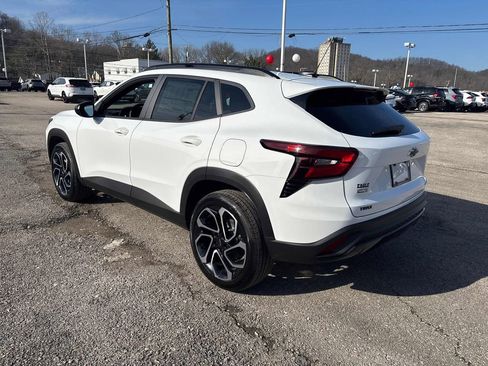 New 2026 Chevrolet Trax RS w/ Sunroof Package image 3