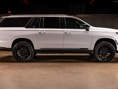 Used 2026 Cadillac Escalade ESV Platinum Sport w/ LPO, ONYX Package image 11