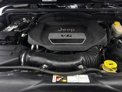 Used 2015 Jeep Wrangler Unlimited Sport w/ Quick Order Package 24S AWD/4WD image 68