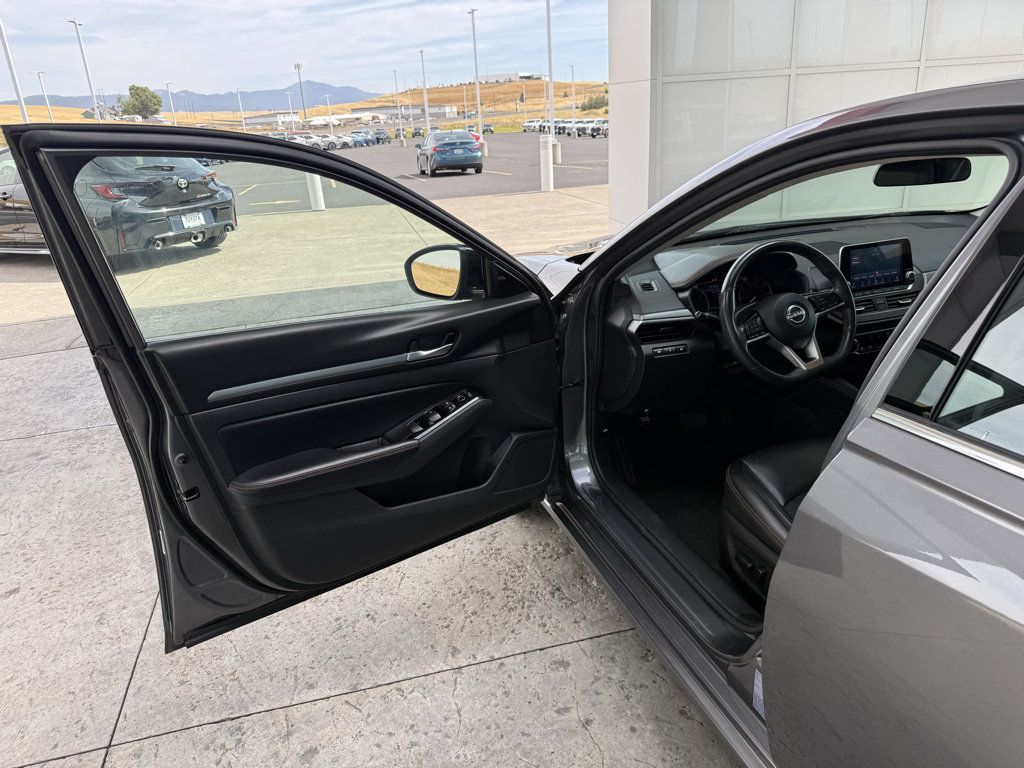 Used 2024 Nissan Altima 2.5 SR FWD image 13