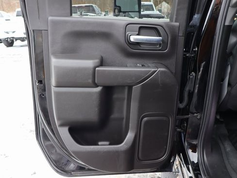 Used 2024 Chevrolet Silverado 2500 Custom w/ Custom Value Package image 17