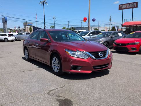 Used 2016 Nissan Altima 2.5 S w/ Power Driver Seat Package FWD image 2