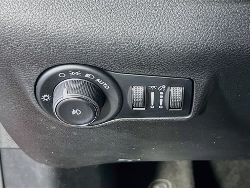 Used 2022 Jeep Compass Limited w/ (RED) Package AWD/4WD image 10