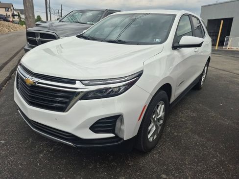 Used 2024 Chevrolet Equinox LT w/ LPO, Floor Liner Package AWD/4WD image 3
