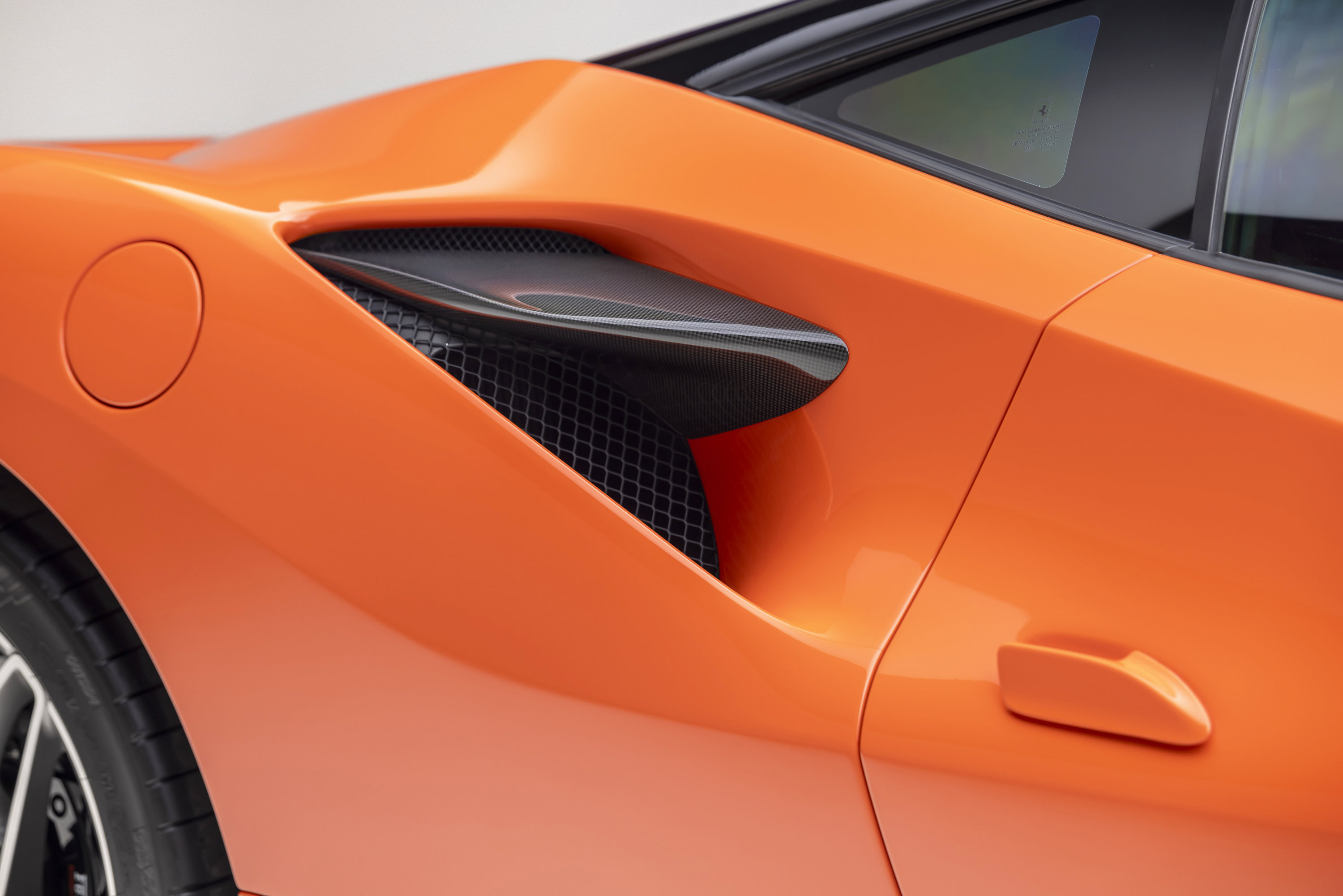 Certified 2021 Ferrari F8 Tributo RWD image 22