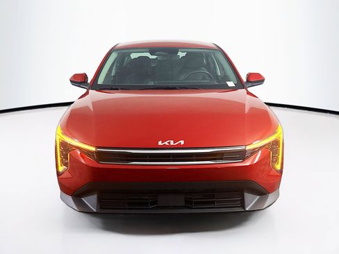 Used 2025 Kia K4 LXS image 2