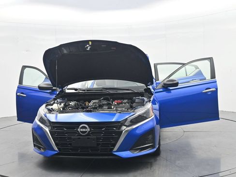 Used 2025 Nissan Altima 2.5 SV FWD image 47