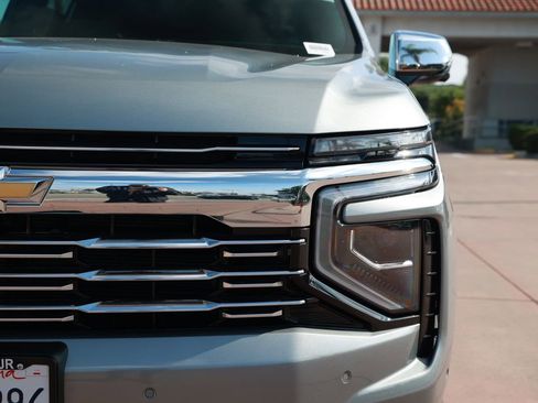 Used 2025 Chevrolet Suburban Premier image 5