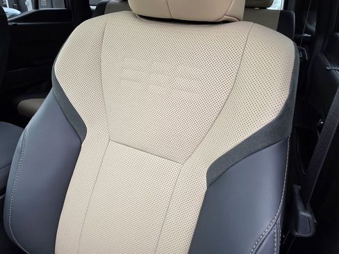 Used 2024 Lexus GX 550 image 16