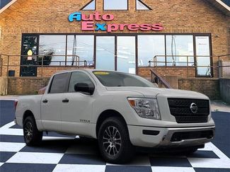 Used 2022 Nissan Titan SV video 1