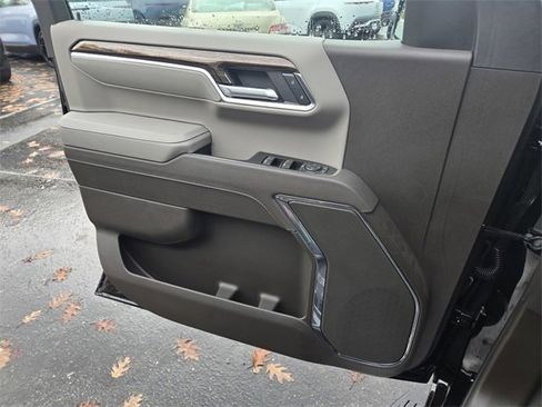 New 2026 GMC Sierra 1500 SLE w/ Preferred Package image 19