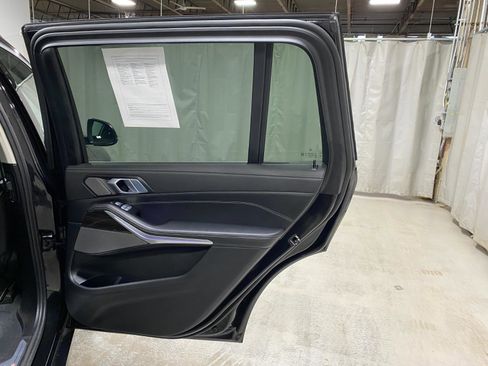 Certified 2024 BMW X7 xDrive40i w/ Premium Package image 26