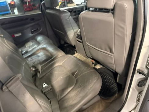 Used 2002 Cadillac Escalade AWD image 14