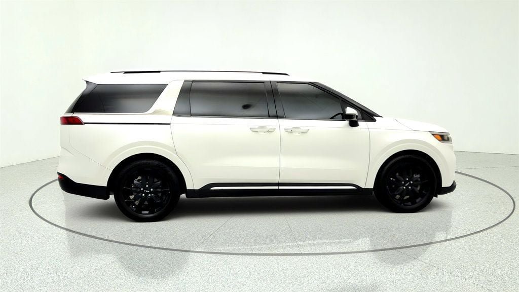 Used 2024 Kia Carnival SX Prestige FWD image 4