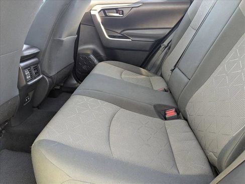 Used 2021 Toyota RAV4 XLE image 17