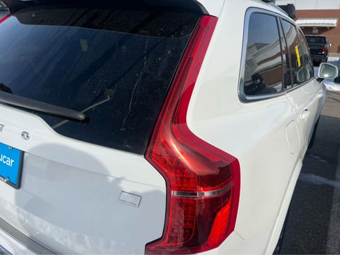 Used 2022 Volvo XC90 T8 R-Design Expression image 10
