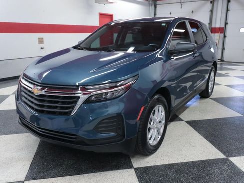 Used 2024 Chevrolet Equinox LS w/ LS Convenience Package FWD image 5