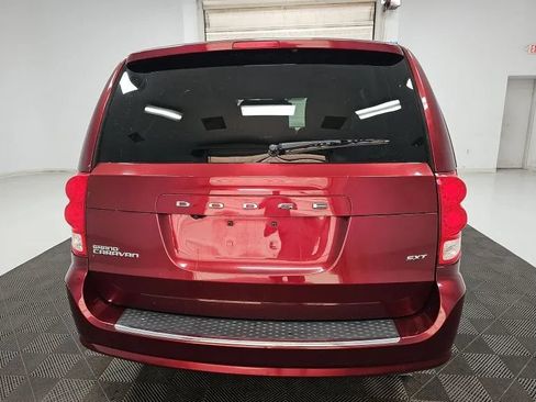 Used 2020 Dodge Grand Caravan SXT FWD image 4