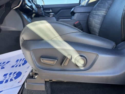 Used 2025 Toyota Tacoma TRD Off-Road image 11