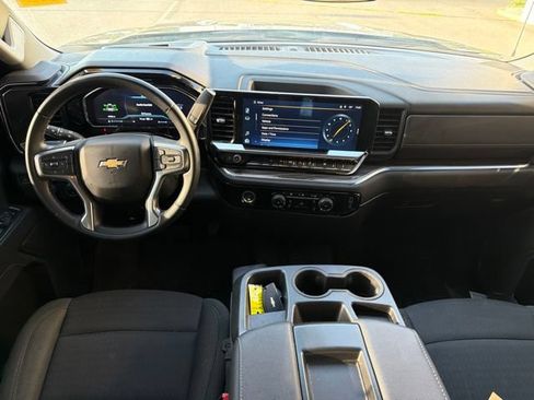 Used 2023 Chevrolet Silverado 1500 LT w/ Protection Package AWD/4WD image 12