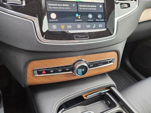 Certified 2024 Volvo XC90 B6 Plus w/ Protection Package Premier image 24