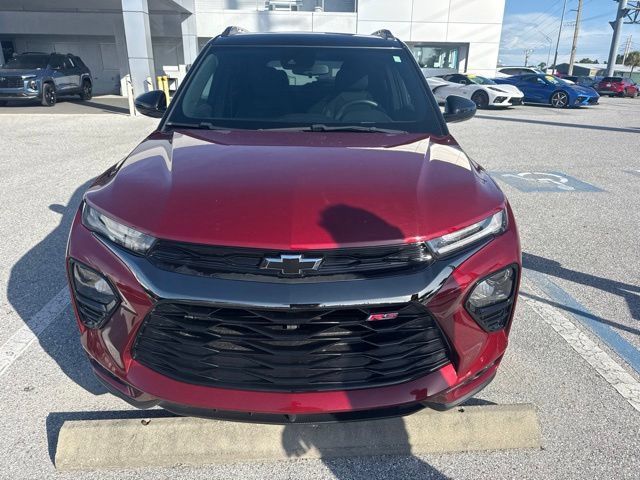Used 2023 Chevrolet TrailBlazer RS FWD image 2