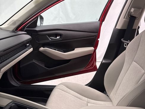 Used 2023 Honda Accord EX image 18