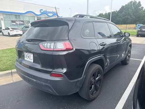 Used 2021 Jeep Cherokee Latitude Plus w/ Sun & Sound Group AWD/4WD image 4