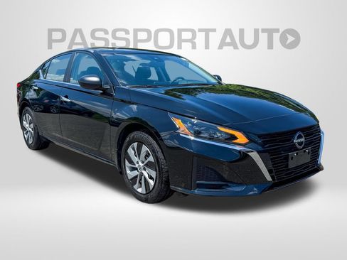 Certified 2025 Nissan Altima 2.5 S FWD image 2