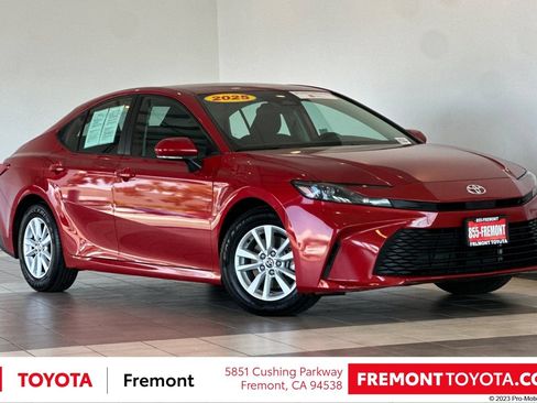Used 2025 Toyota Camry LE FWD image 1