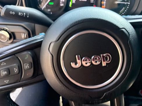 Used 2024 Jeep Wrangler Unlimited Rubicon 4xe AWD/4WD image 30