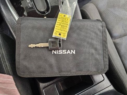Used 2016 Nissan Rogue S AWD/4WD image 22