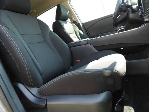 Used 2023 Nissan Rogue S AWD/4WD image 31
