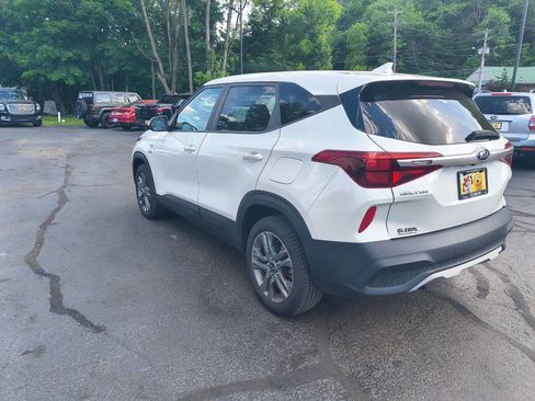 Used 2021 Kia Seltos LX AWD/4WD image 7