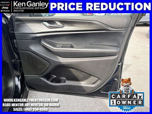 Certified 2025 Jeep Grand Cherokee Altitude AWD/4WD image 28