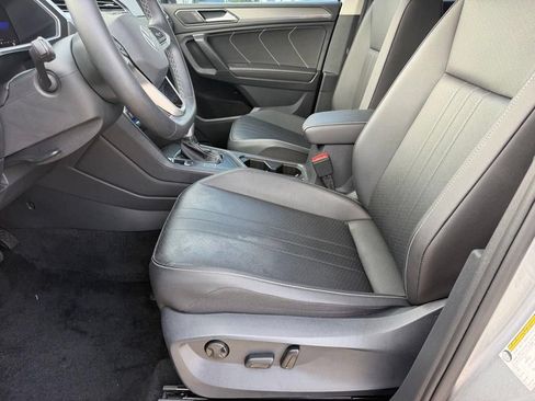 Used 2023 Volkswagen Tiguan SE FWD image 9