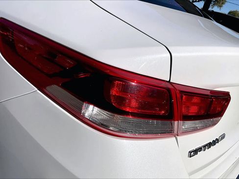 Used 2019 Kia Optima LX image 29