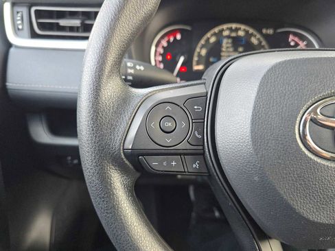 Certified 2025 Toyota RAV4 LE FWD image 31