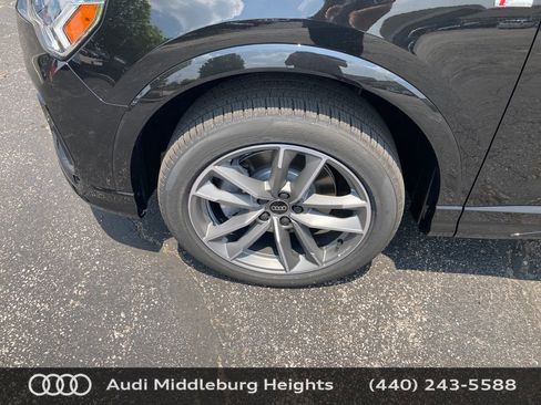 Used 2025 Audi Q3 2.0T Premium w/ Convenience Package image 19