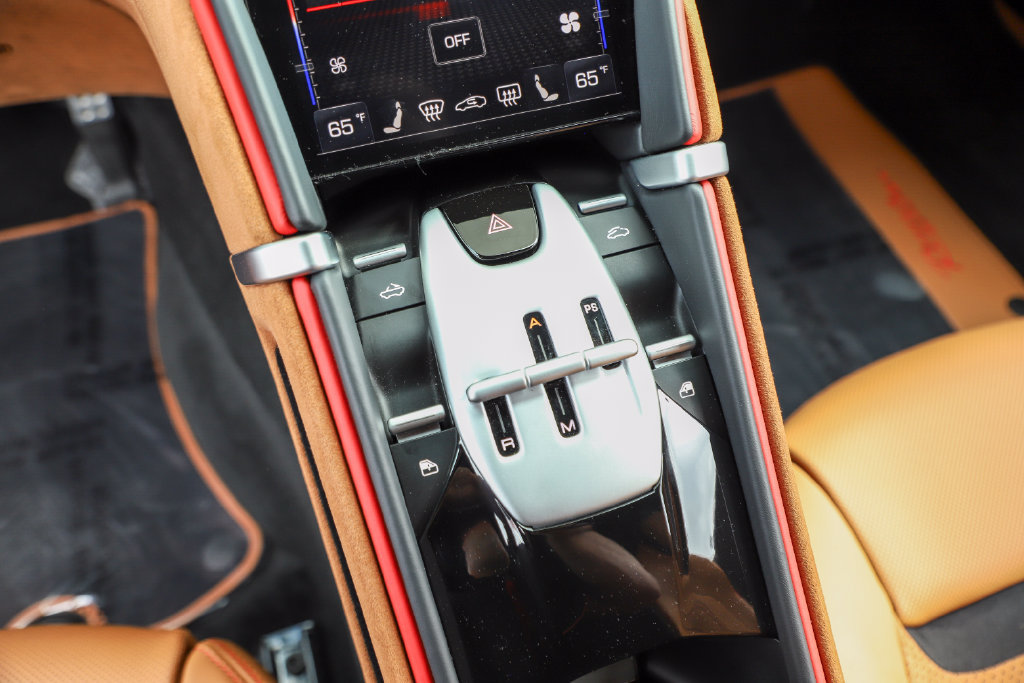 Certified 2026 Ferrari Roma Spider RWD image 36