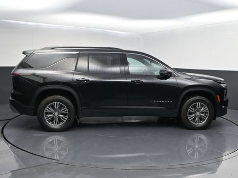 New 2026 Chevrolet Traverse LT w/ Driver Confidence Package AWD/4WD image 8