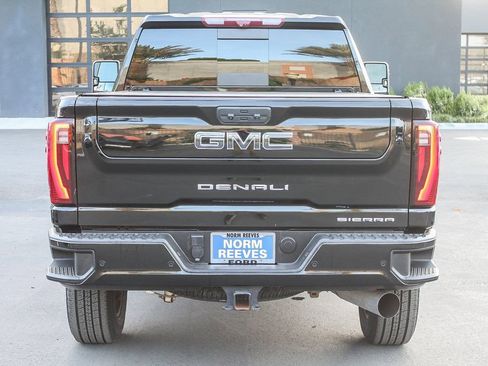 Used 2024 GMC Sierra 2500 Denali Ultimate AWD/4WD image 8