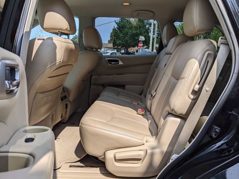 Used 2013 Nissan Pathfinder Platinum AWD/4WD image 12