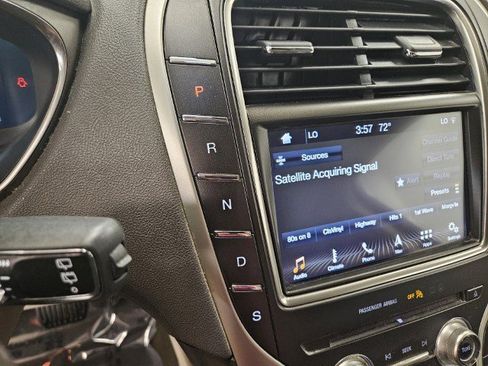 Used 2019 Lincoln Nautilus Reserve image 45