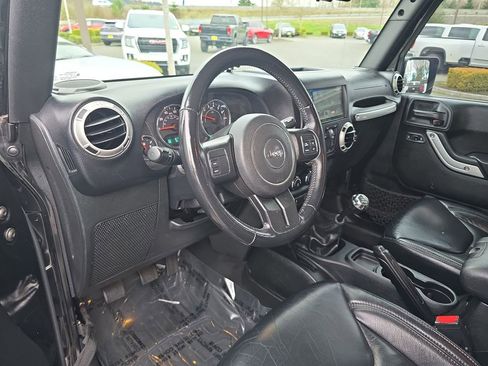 Used 2018 Jeep Wrangler Unlimited Sahara w/ Dual Top Group image 11