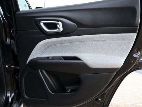 Used 2022 Jeep Compass Latitude w/ Convenience Group image 12