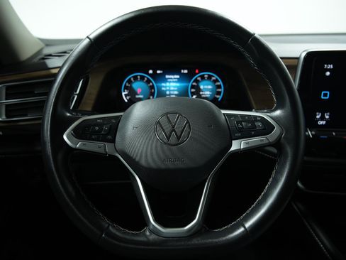 Used 2024 Volkswagen Atlas SE image 35