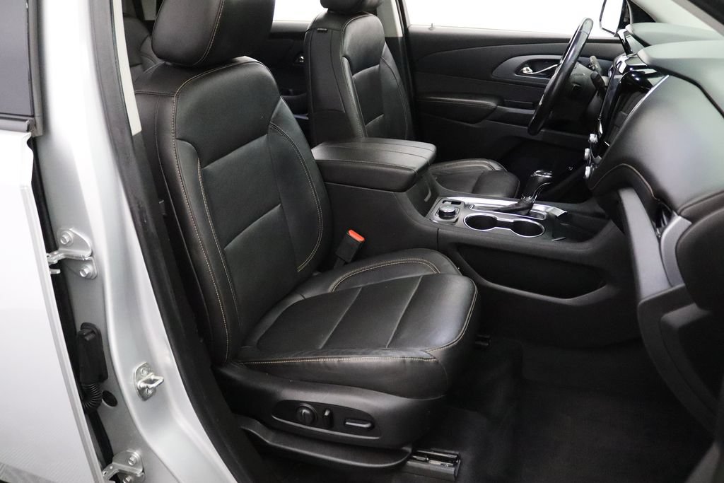 Used 2020 Chevrolet Traverse Premier w/ Redline Edition AWD/4WD image 16